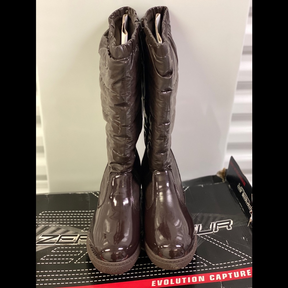 Waterproof Winter Boots - Picture 2 of 5